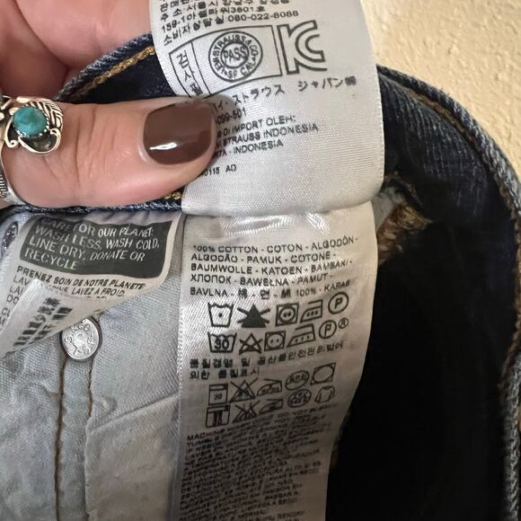 Levi's 501 Button Fly Shorts Size 28 - Picture 5 of 6